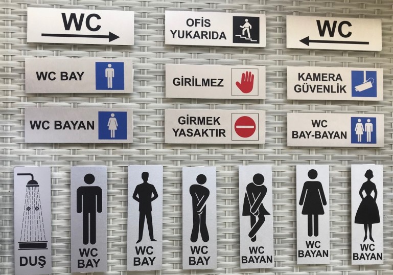 Ofis Binaları ve İş Merkezleri için Yönlendirme Tabelaları