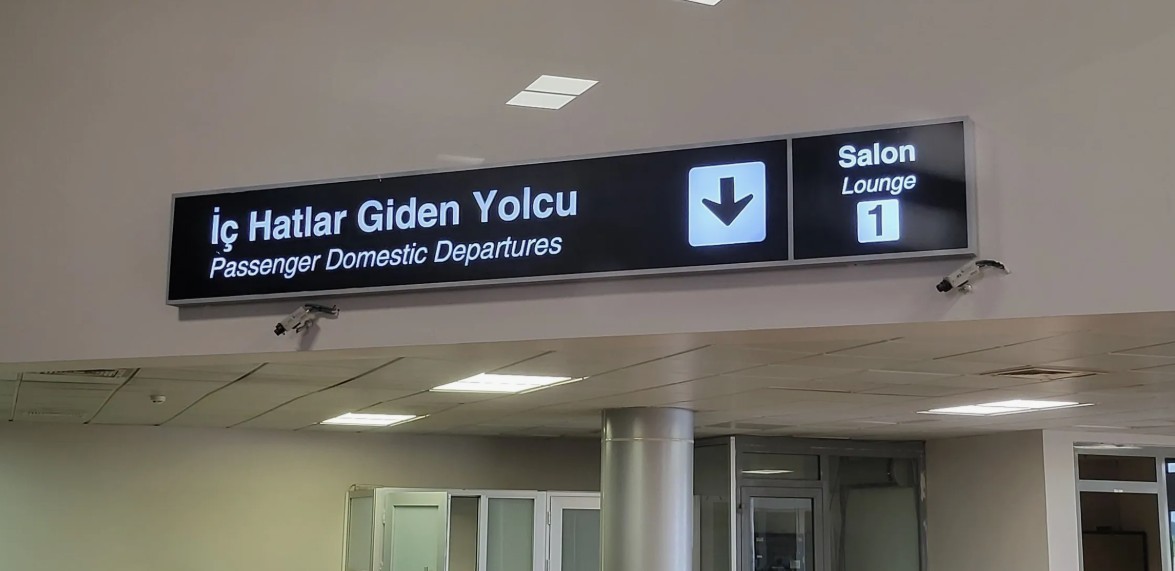 Havaalanları, Otogarlar ve Tren İstasyonları için Yönlendirme Tabelaları