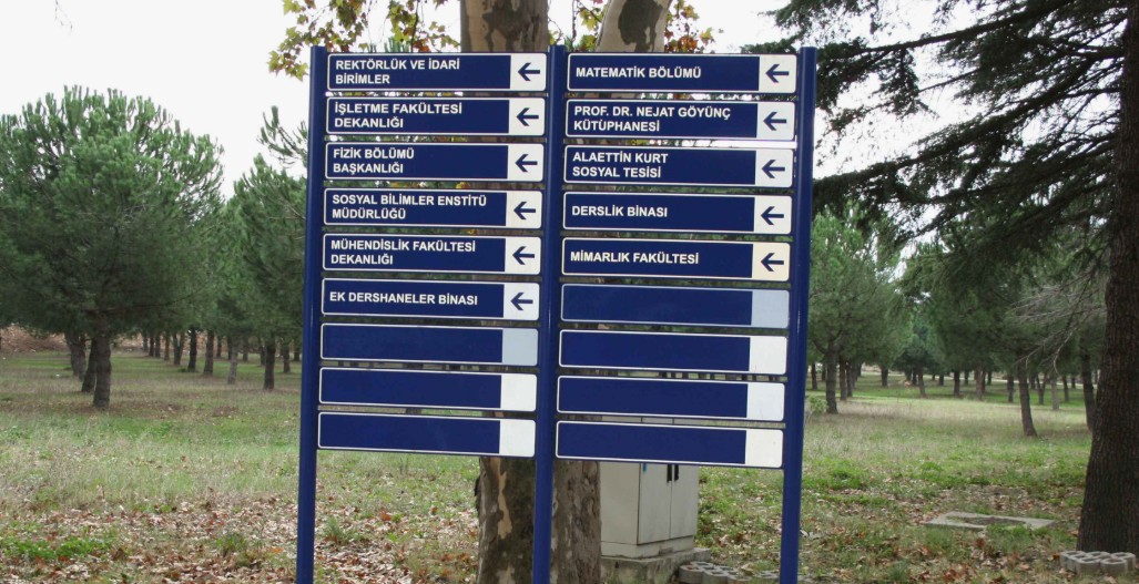 Eğitim Kurumları, Okullar, Üniversiteler, Kütüphane, Laboratuvarlar ve Fakülteler için Yönlendirme Tabelaları