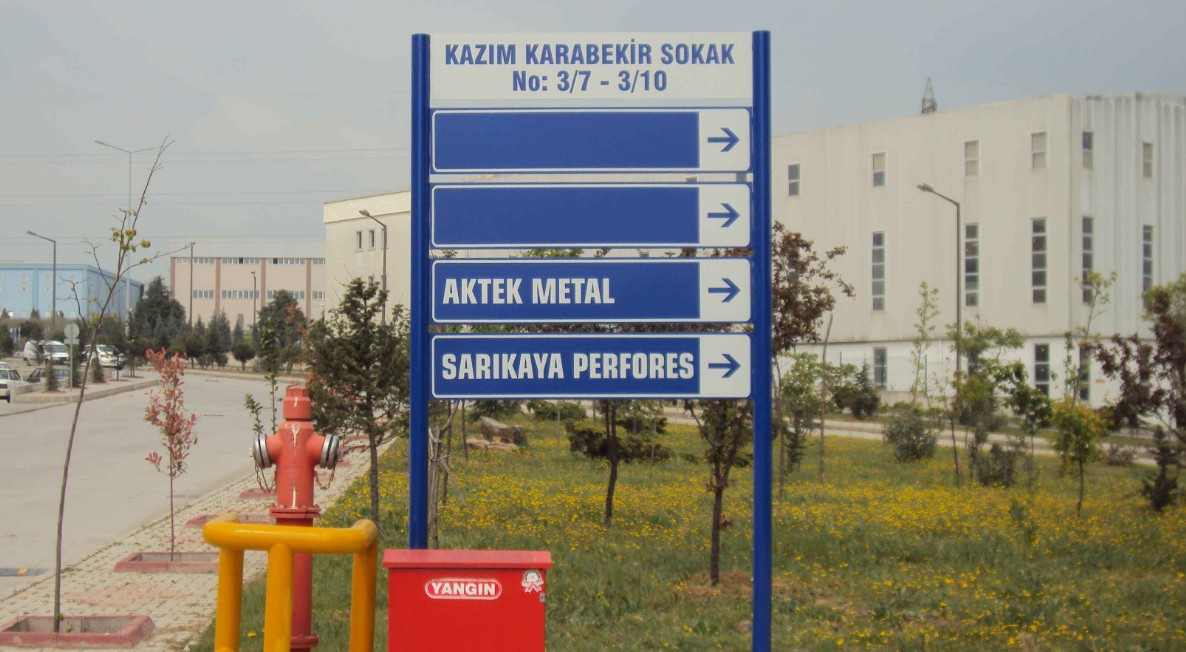 Fabrikalar ve Sanayi Tesisleri için Yönlendirme Tabelaları