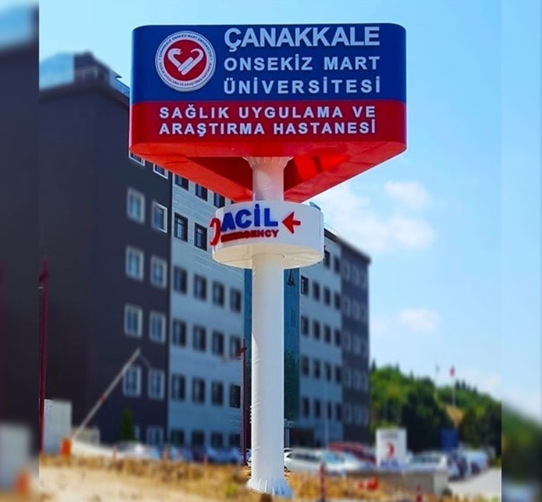 Hastane ve Sağlık Kuruluşu Pilon Tabela (Totem Tabela)
